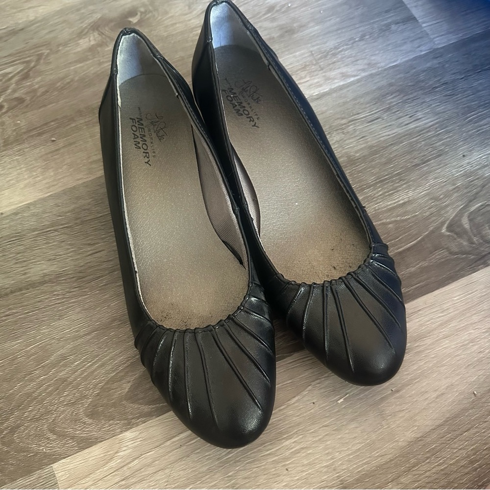 Skechers Memory Foam Non-Slip Flats